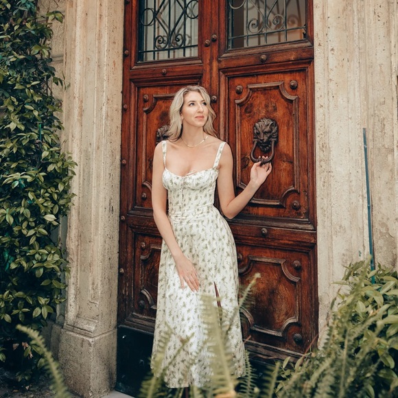 House of CB Dresses & Skirts - Carmen dress garden print